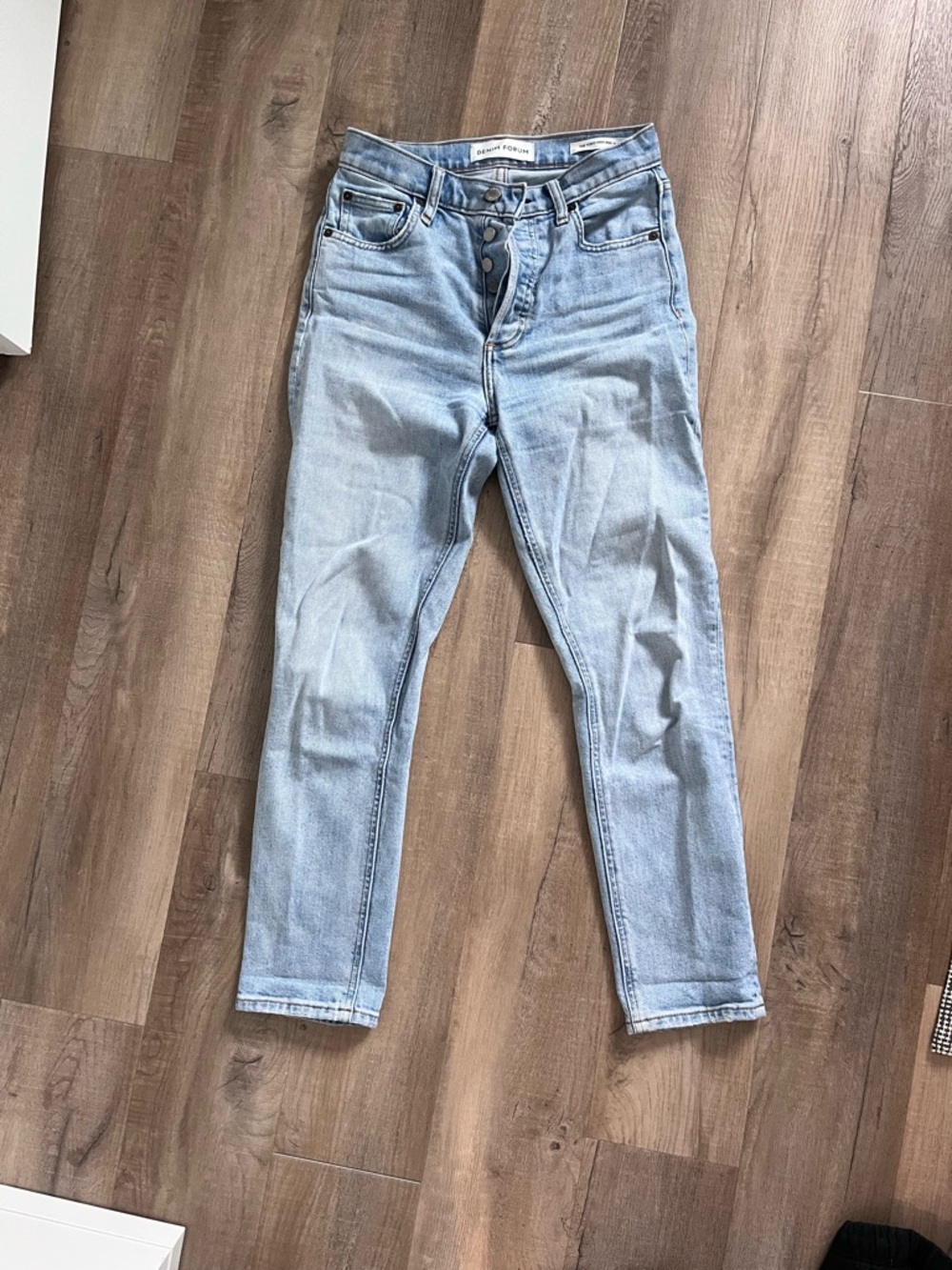 Denim Forum light wash jeans